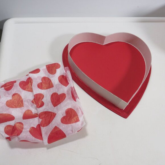 Red Candy Box Heart Gift Box with Bow & Tissue (EMPTY) - Picture 3 of 8